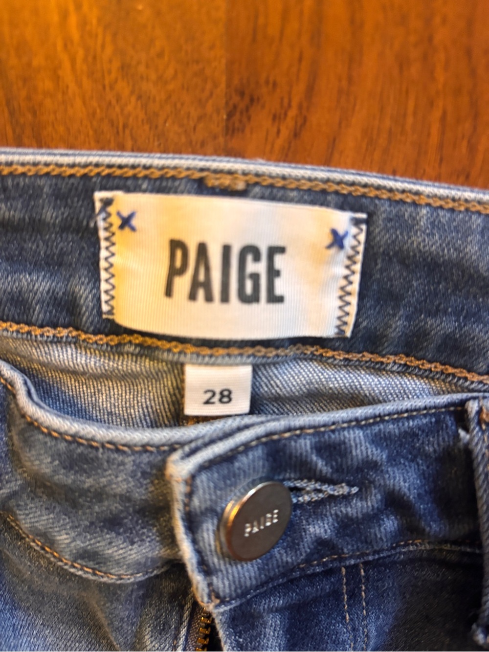 Ankle jeans label